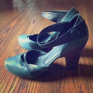 “Vialis” Handmade Italian Leather Heels